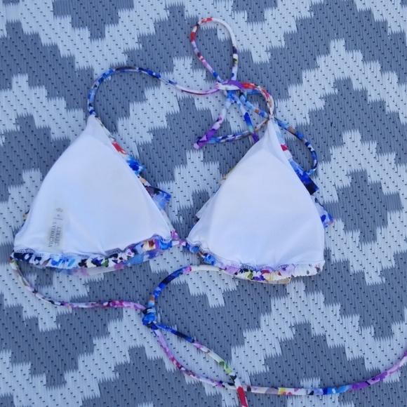 Victoria's Secret bikini top - Picture 3 of 3
